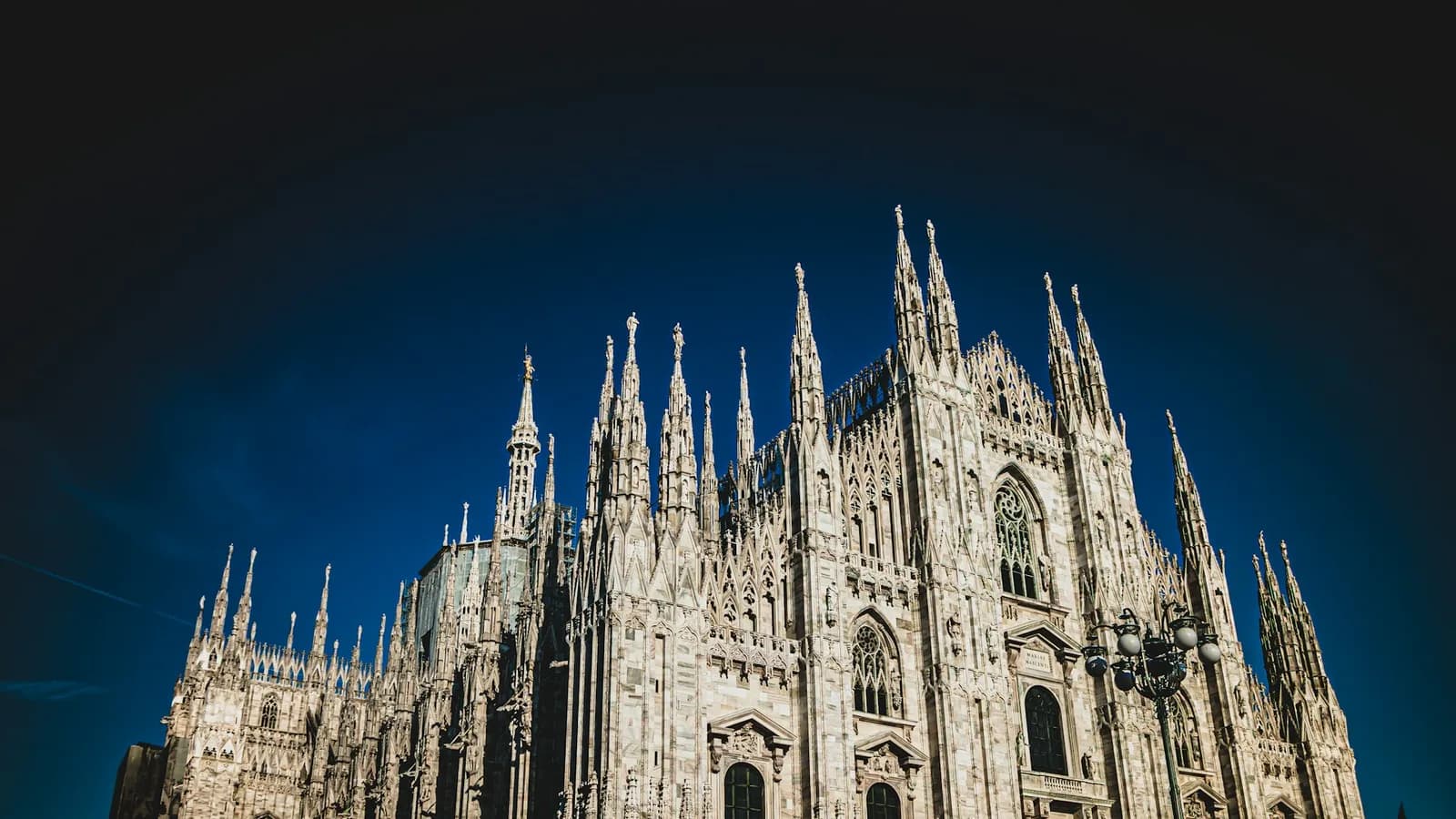 Private chauffeur travel for Milan